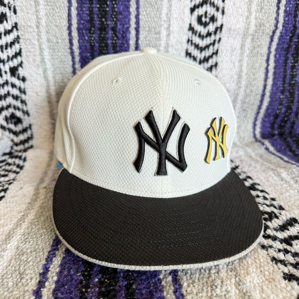 New York Yankees New Era 9Fifty Snapback Hat Cap White w/ Pin MLB Baseball